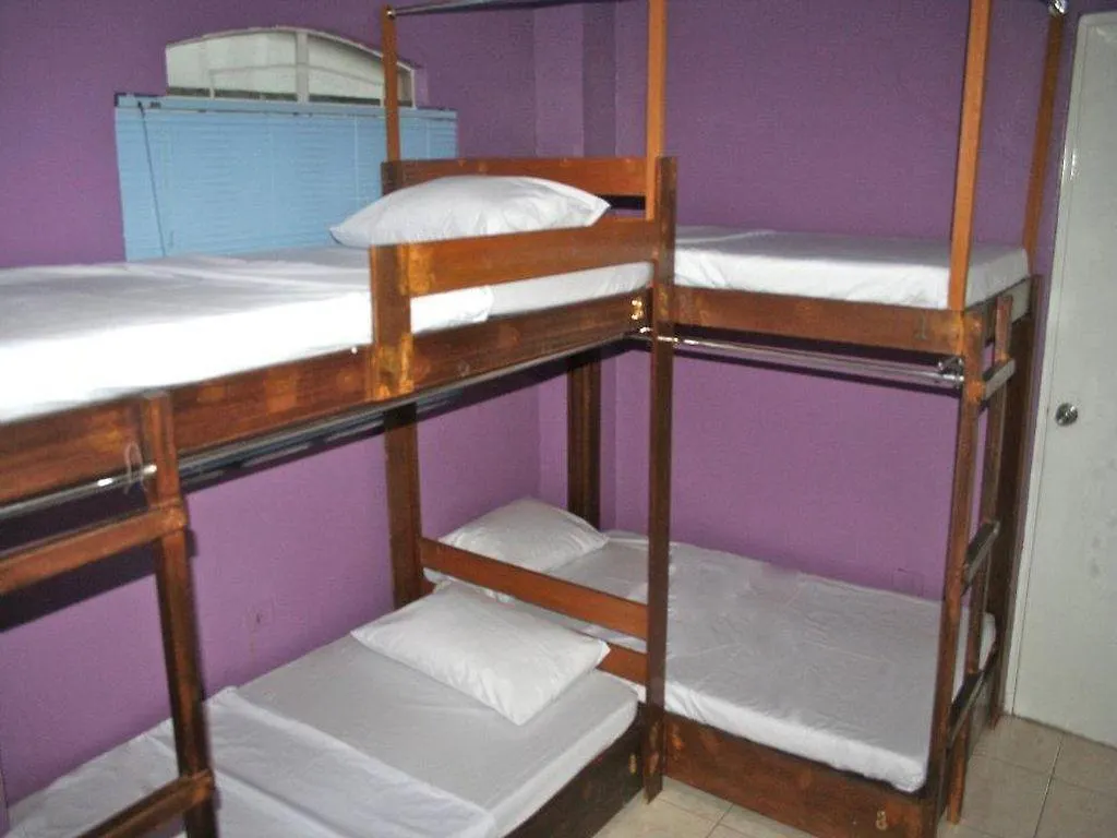1 River Central Hostel Makati City