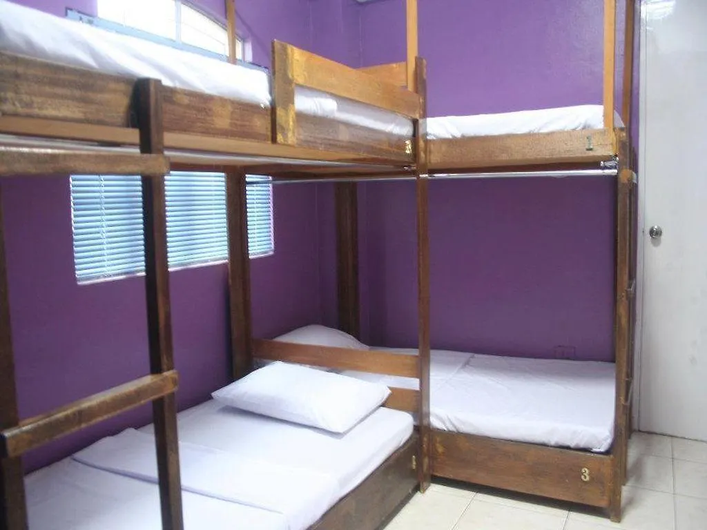 1 River Central Hostel San Pedro Makati