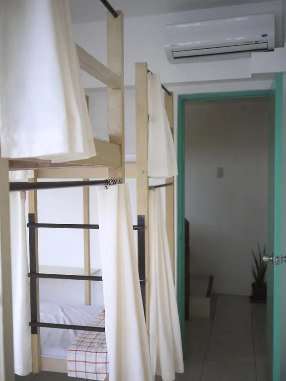 1 River Central Hostel San Pedro Makati